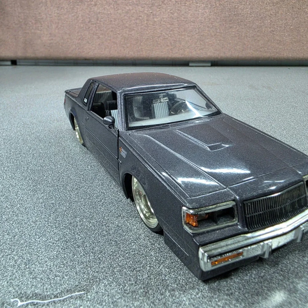 Jada Toys DUB City 1987 Buick Grand National 1/24 Custom Diecast Car